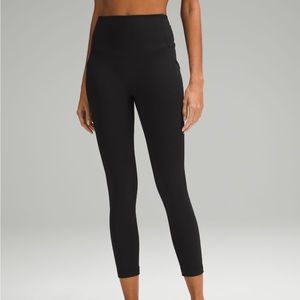 🍋Lululemon All The Right Places crop